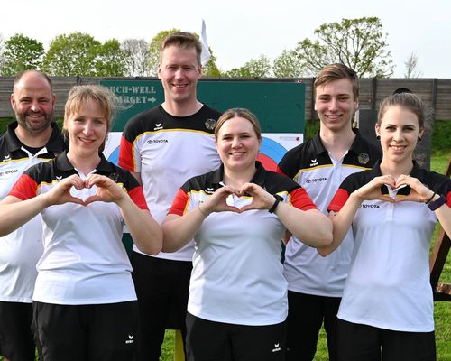 Foto: Eckhard Frerichs / Das voraussichtliche EM-Compoundteam v.l.: Sebastian Hamdorf, Katharina Raab, Henning Lüpkemann, Jennifer Walter, Ruven Flüß und Marie Marquardt.